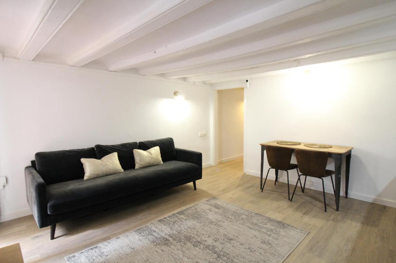 Apartament New Design In Center. Barcelona